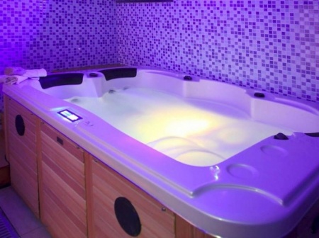 Гидромассажный бассейн Sunrans SR822 Гидромассажный бассейн Sunrans SR822